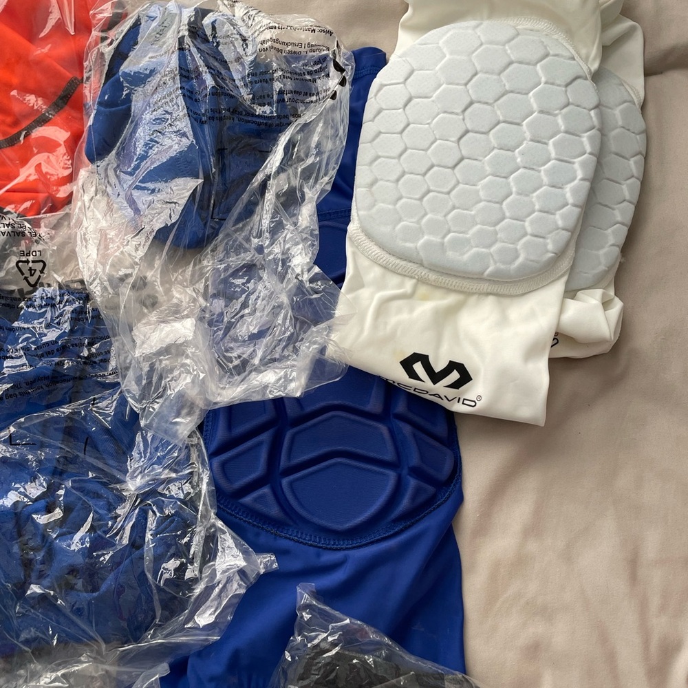 Under Armour Basketball Sock and Compression Set - Picture 5 of 5